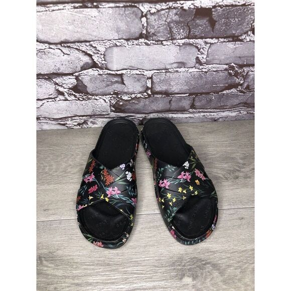 Cole Haan Grand Os. 25390 Black Rubber Floral Print Sandals Women Sz 7B US/38EU - Picture 10 of 16